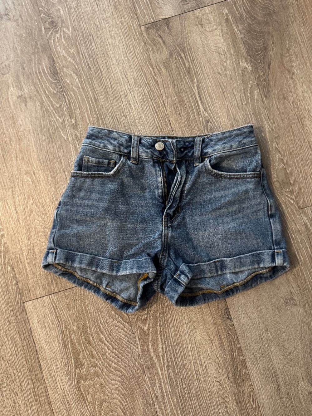 PacSun Rolled cuff high waisted shorts size 22 / xsmall